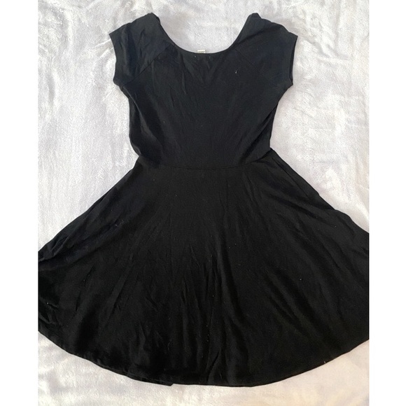 Forever 21, Size Medium, Black - Picture 2 of 2